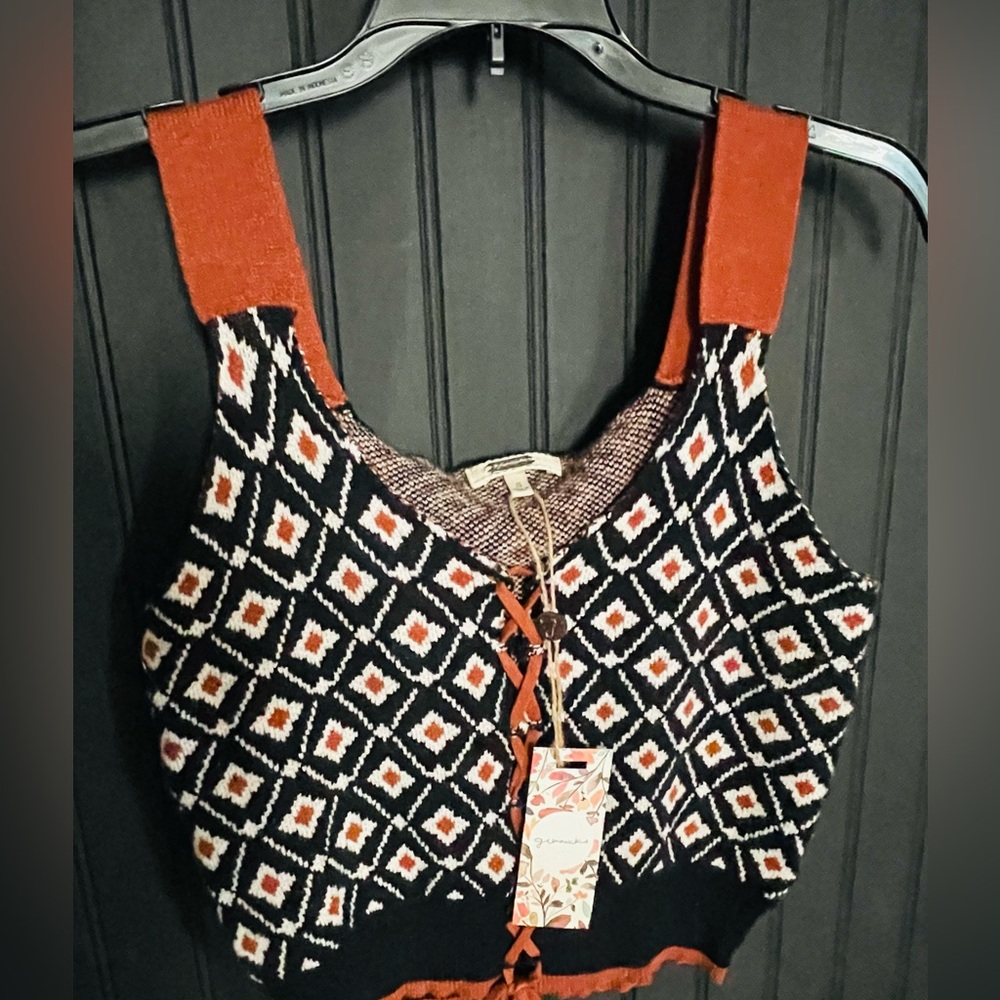 Women’s Knitted Gimmick Tank Top